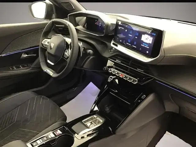Gebraucht Peugeot 2008 GTi 131 PS (96 kW) 2025 Gris selenium métallisé SUV