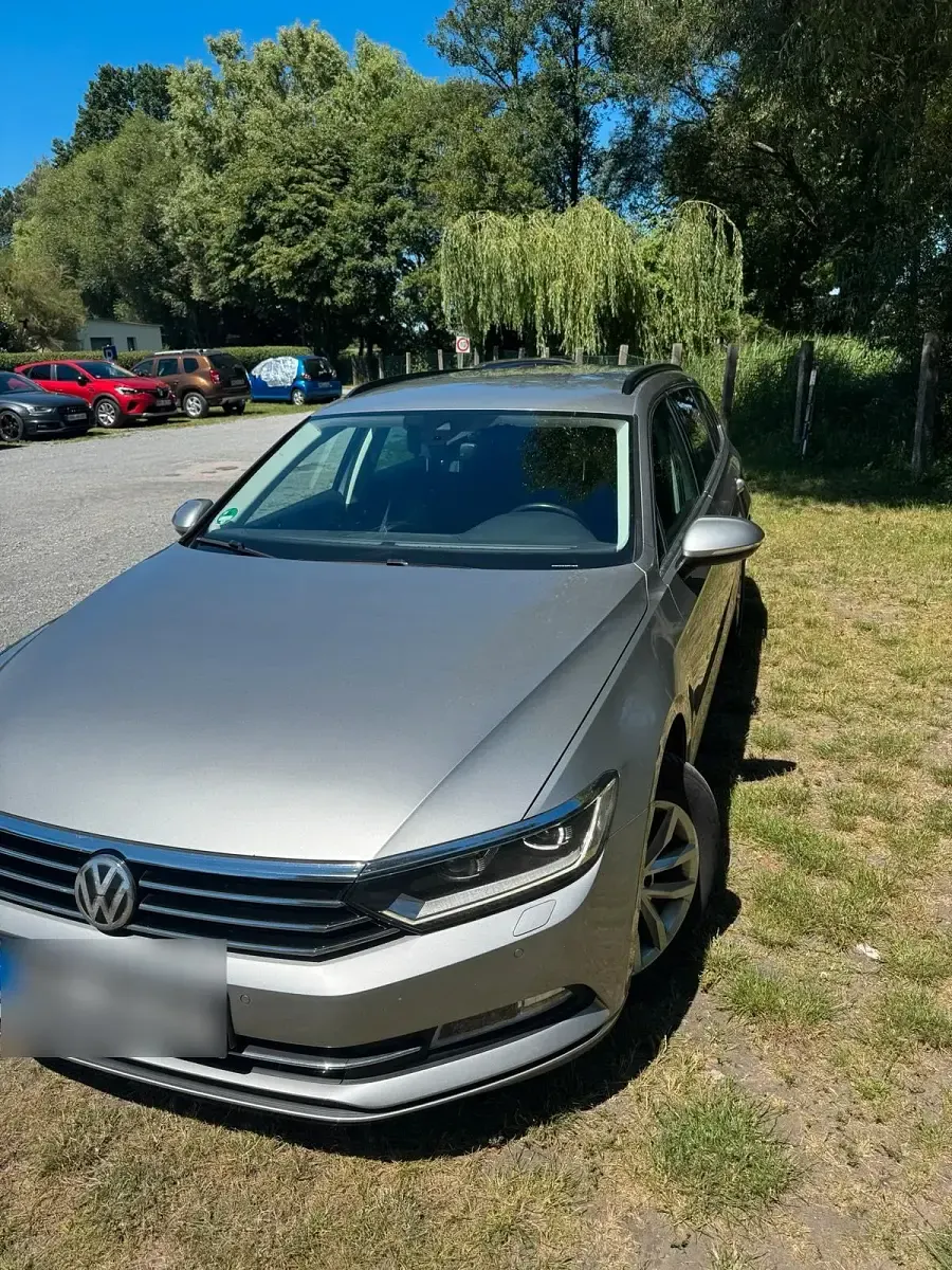Gebraucht VW Passat 120 PS (88 kW) 2016 Silber Kombi
