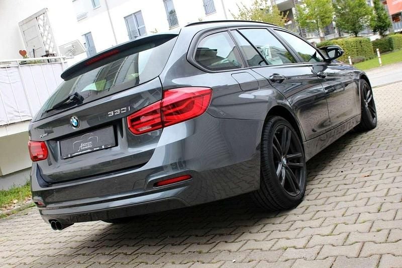 Gebraucht BMW 330 Advantage 252 PS (185 kW) 2018 Mineralgrau Kombi