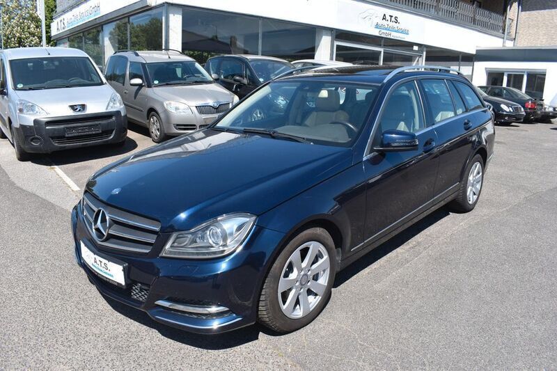 Blau Gebraucht 2012 Mercedes C220 Elegance Limousine | 10.000 € (Guter Preis) - Bild 1/4