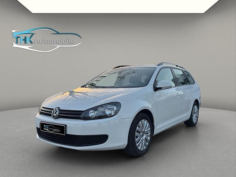 Weiß Gebraucht 2013 VW Golf VII Trendline Kombi | 5.890 € (Guter Preis) - Bild 1/4