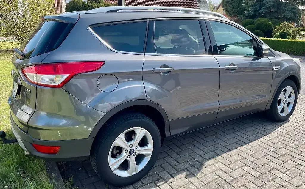 Gebraucht Ford Kuga Individual 150 PS (110 kW) 2014 Grau SUV