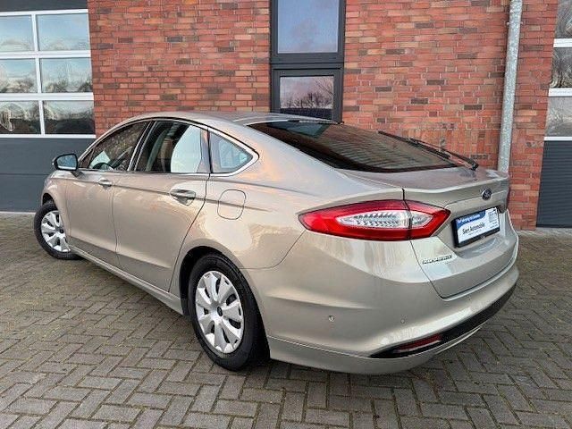 Gebraucht Ford Mondeo Titanium 160 PS (117 kW) 2017 Grau Limousine