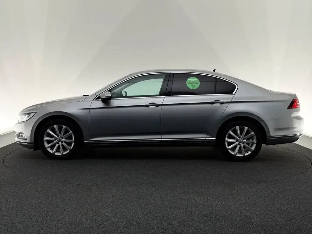 Gebraucht VW Passat Highline 150 PS (110 kW) 2018 Silber Limousine