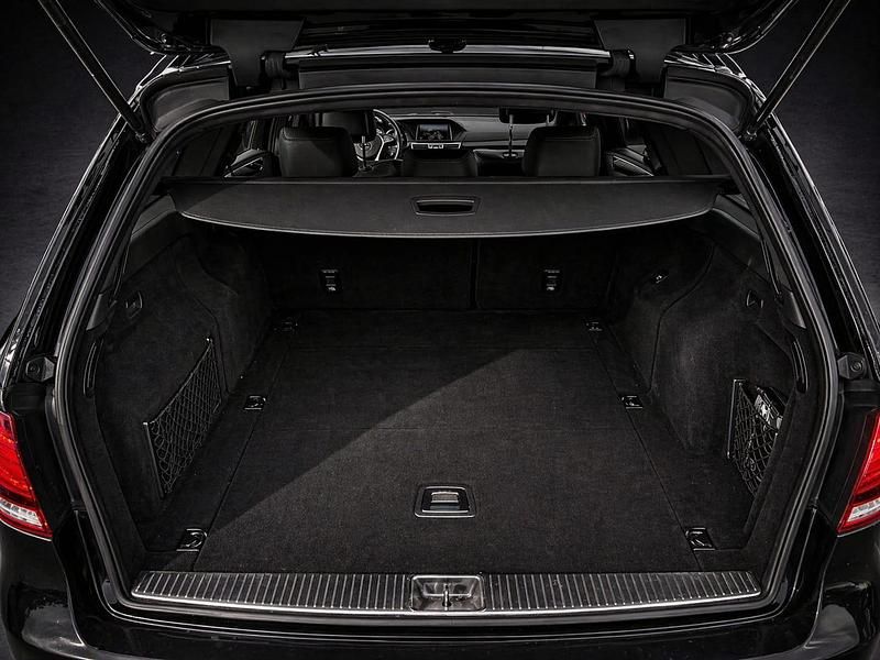 Second-hand Mercedes E300 231 CP (169 kW) 2015 Negru Break