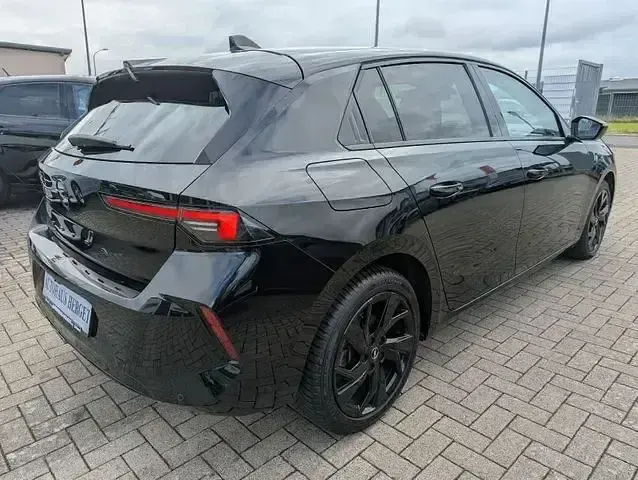 Gebraucht Opel Astra GS Line 131 PS (96 kW) 2024 Schwarz metallic Kleinwagen