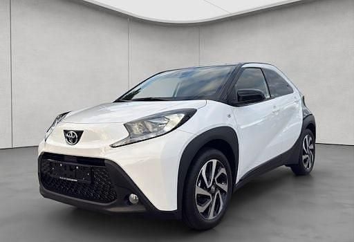 Weiß Gebraucht 2024 Toyota Aygo X X-Black SUV | 14.990 € (Fairer Preis) - Bild 1/4