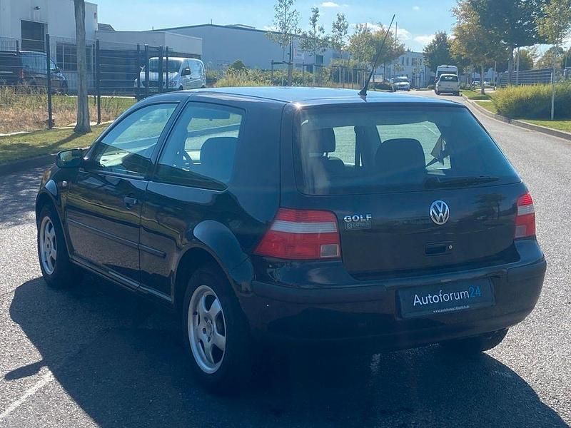 Gebraucht VW Golf IV Basis 75 PS (55 kW) 2003 Schwarz Limousine