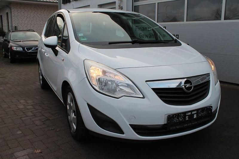 Gebraucht Opel Meriva Edition 95 PS (69 kW) 2011 Weiß Van / Kleinbus