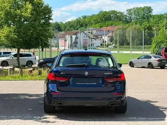 Gebraucht BMW 530 Performance 286 PS (210 kW) 2023 Blau Limousine
