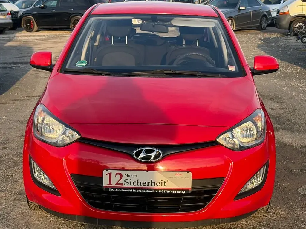 Gebraucht Hyundai i20 Edition 86 PS (63 kW) 2013 Rot Kleinwagen