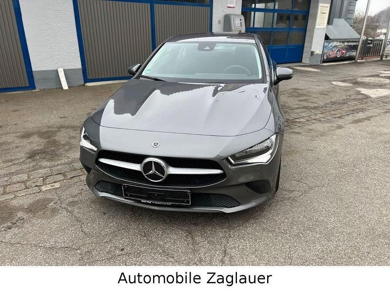 Gebraucht Mercedes CLA200 150 PS (110 kW) 2021 Grau Limousine