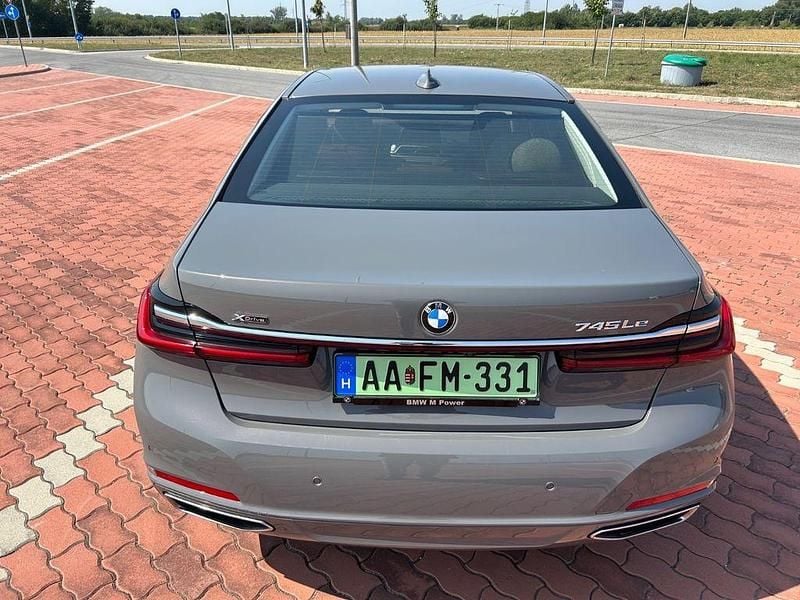 Gebraucht BMW 745 286 PS (210 kW) 2020 Grau Limousine