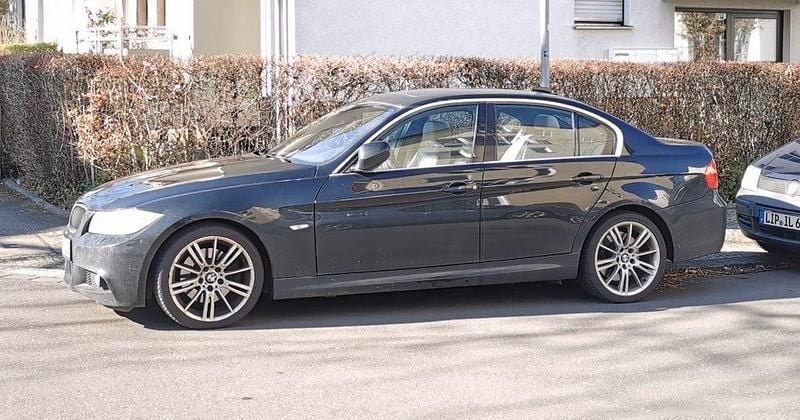 Gebraucht BMW 325 M Sport 204 PS (150 kW) 2011 Schwarz Limousine
