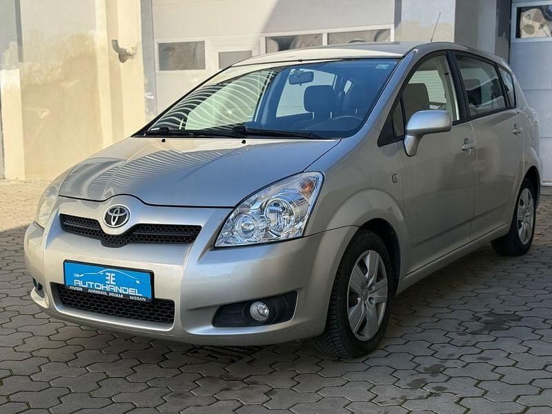 Silber Gebraucht 2007 Toyota Corolla Verso Sol Van / Kleinbus | 4.900 € (Fairer Preis) - Bild 1/4