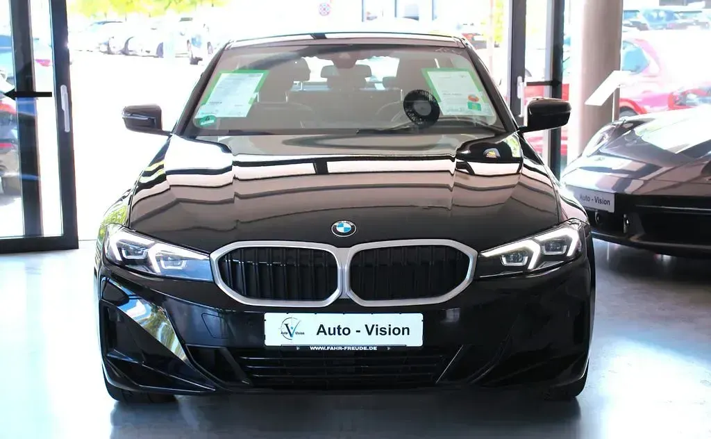 Gebraucht BMW 318 156 PS (114 kW) 2024 Schwarz Limousine