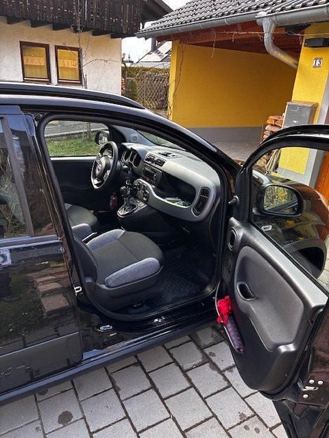 Gebraucht Fiat Panda 4x4 85 PS (62 kW) 2021 Schwarz Kleinwagen