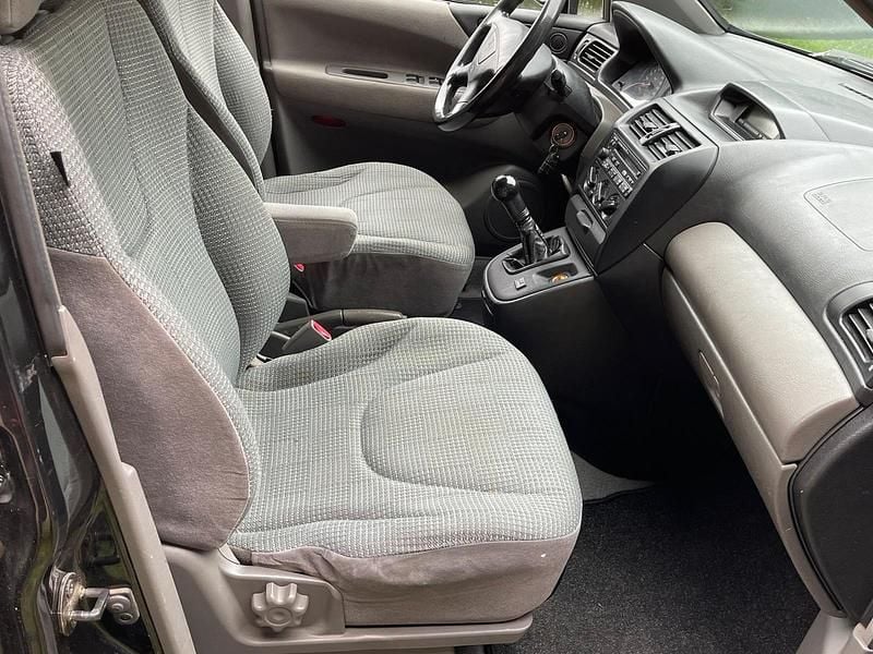 Gebraucht Mitsubishi Space Wagon 130 PS (95 kW) 2004 Schwarz Van / Kleinbus