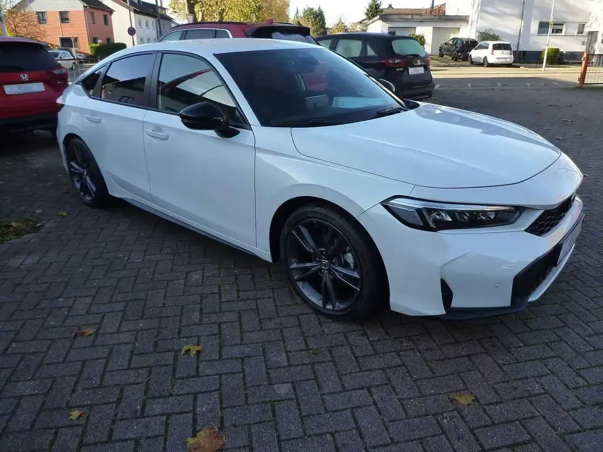 Gebraucht Honda Civic Hybrid 143 PS (105 kW) 2026 Platinum white p. Limousine