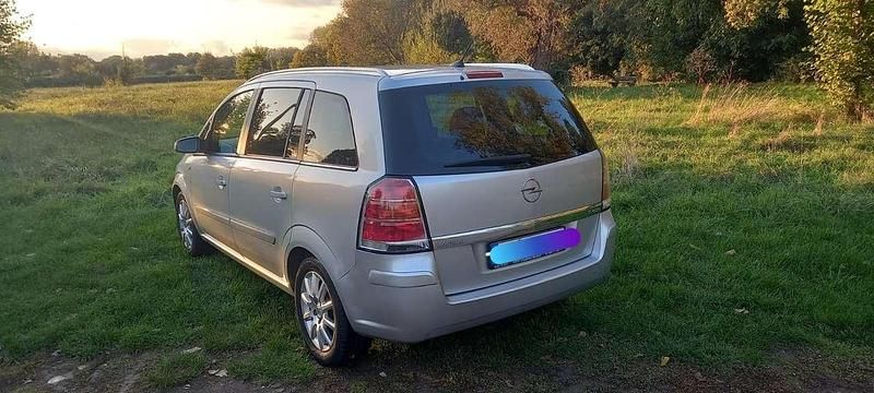 Gebraucht Opel Zafira 120 PS (88 kW) 2008 Silber Van / Kleinbus