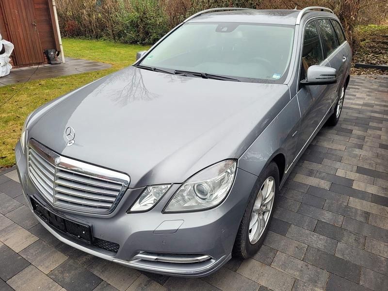 Gebraucht Mercedes E350 Elegance 265 PS (194 kW) 2011 Grau Kombi