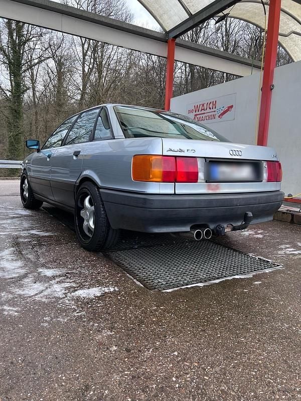 Silber Gebraucht 1989 Audi 80 Basis Limousine | 1.800 € - Bild 1/4