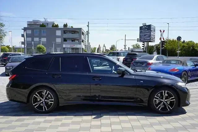 Gebraucht BMW 330 M Sport 245 PS (180 kW) 2025 Schwarz Limousine