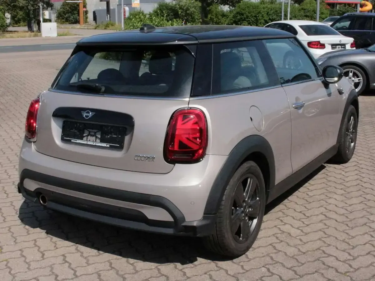 Gebraucht Mini Cooper Classic 136 PS (100 kW) 2023 Grau Kleinwagen