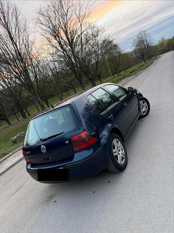 Gebraucht VW Golf IV 102 PS (75 kW) 2002 Blau Limousine