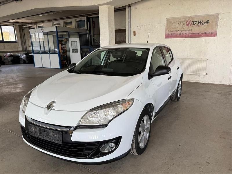 Gebraucht Renault Mégane 101 PS (74 kW) 2012 Weiß Limousine