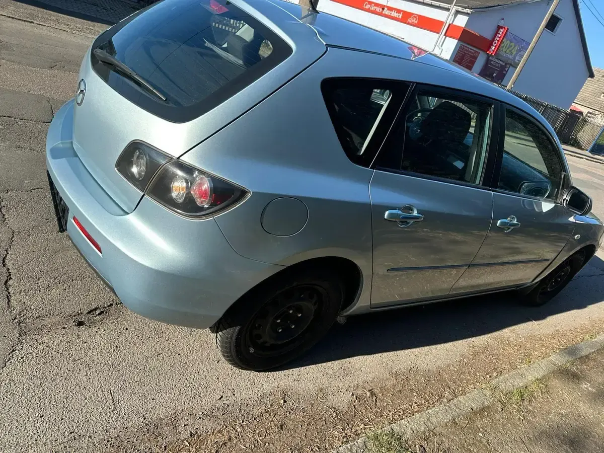 Używany Mazda 3 105 KM (77 kW) 2007 Hatchback