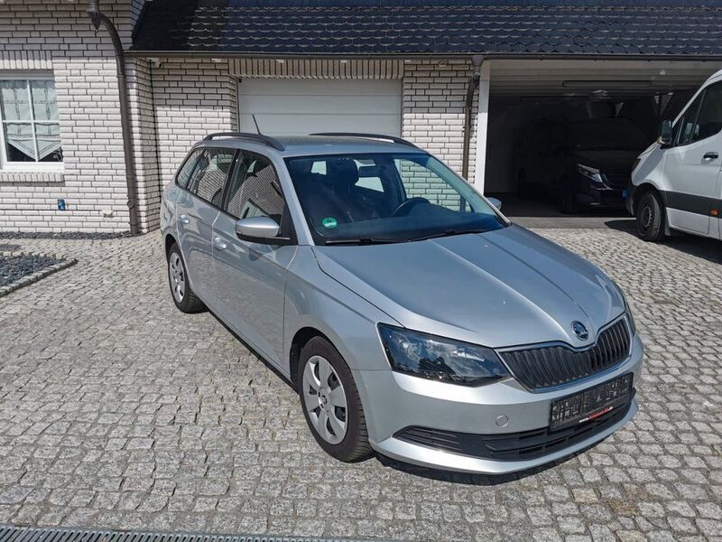 Silber Gebraucht 2016 Skoda Fabia Ambition Kombi | 7.900 € (Fairer Preis) - Bild 1/4
