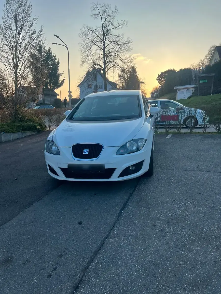 Usado Seat Leon 105 HP (77 kW) 2011 Branco Citadino