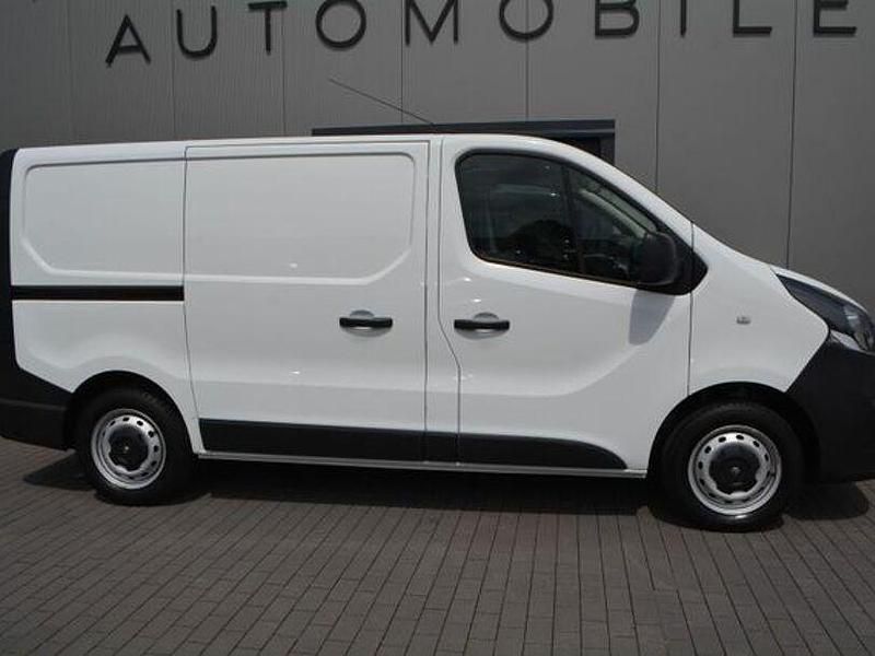 Gebraucht Opel Vivaro 121 PS (88 kW) 2019 Weiß Van / Kleinbus