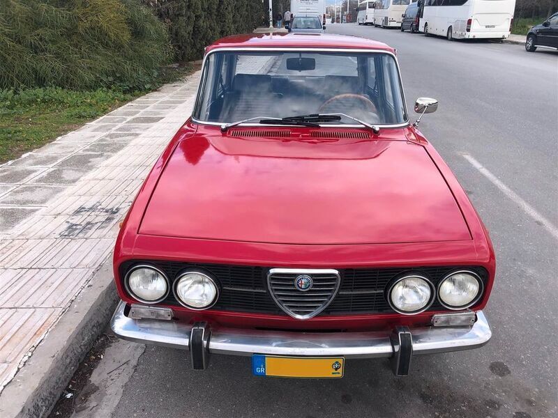 Gebraucht Alfa Romeo 2000 131 PS (96 kW) 1973 Rot Limousine