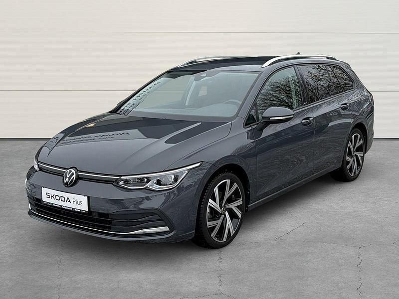 Gebraucht VW Golf VIII Active 150 PS (110 kW) 2022 Delfingrau Kombi