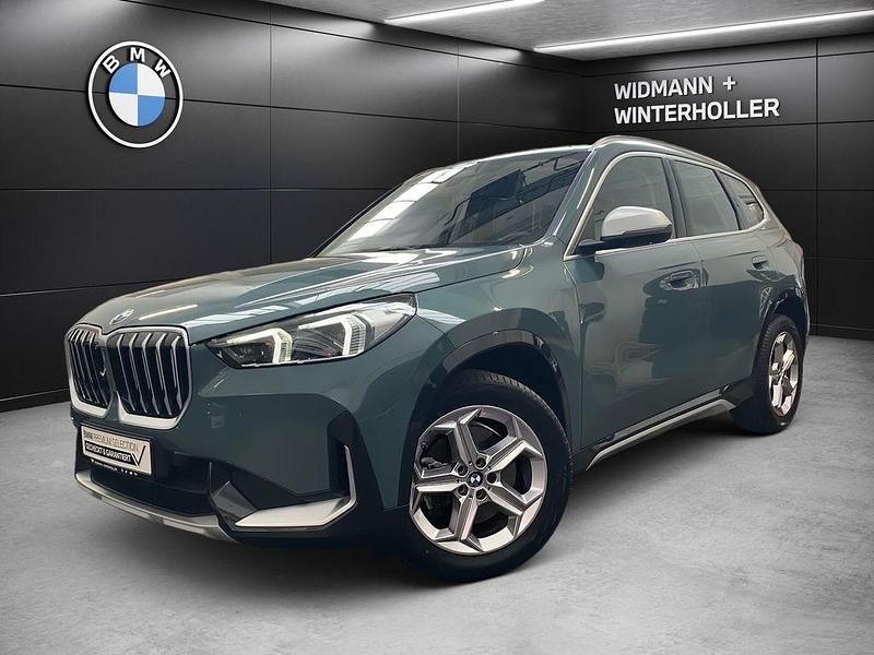 Grün Gebraucht 2024 BMW X1 Luxury Line SUV | 39.880 € (Guter Preis) - Bild 1/4