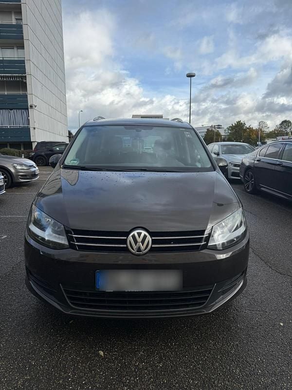 Braun Gebraucht 2017 VW Sharan Van / Kleinbus | 17.500 € (Superpreis) - Bild 1/4