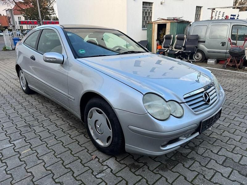 Silber Gebraucht 2001 Mercedes C180 Coupé | 899 € (Superpreis) - Bild 1/4