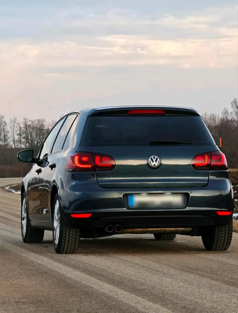 Usata VW Golf VI 140 CV (102 kW) 2010 Blu Utilitaria