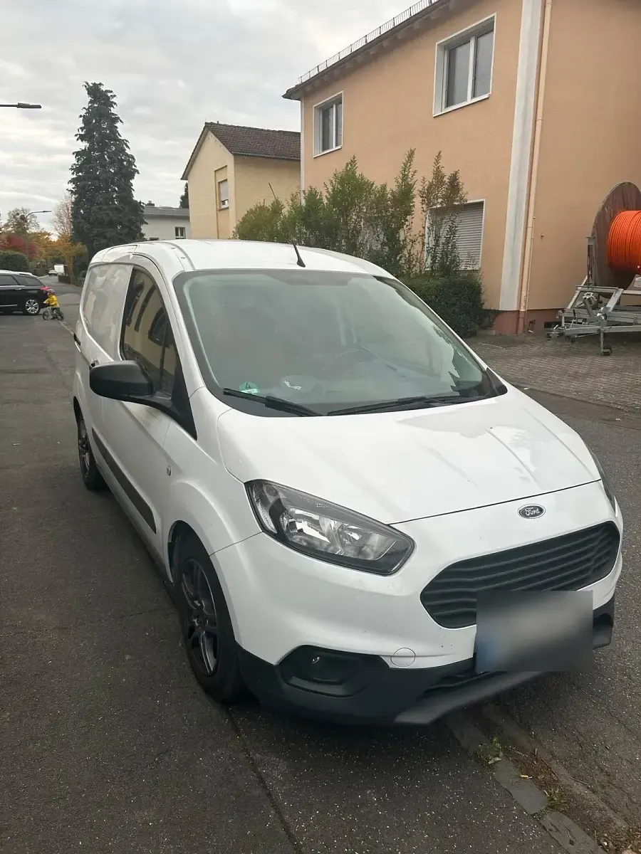 Gebraucht Ford Transit 106 PS (77 kW) 2023 Weiß Van / Kleinbus