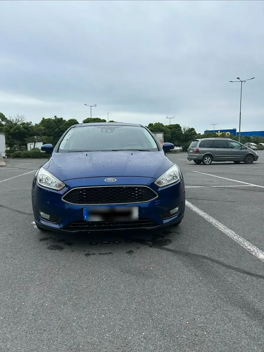 Gebraucht Ford Focus 120 PS (88 kW) 2015 Blau Limousine