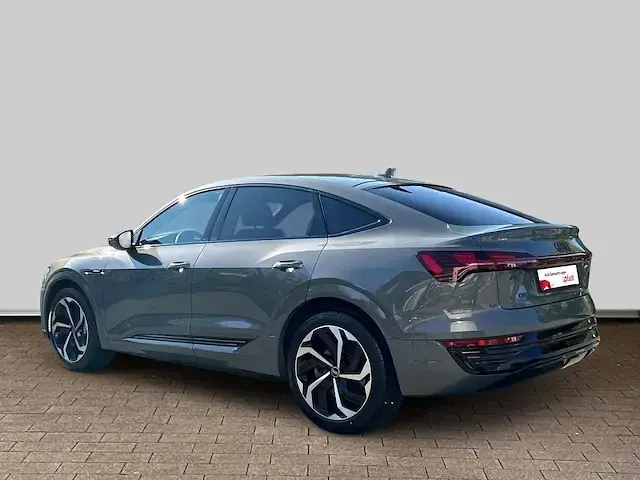 Gebraucht Audi Q8 Sportback e-tron Advanced Plus 250 kW (340 PS) 2024 Chronosgrau metallic SUV