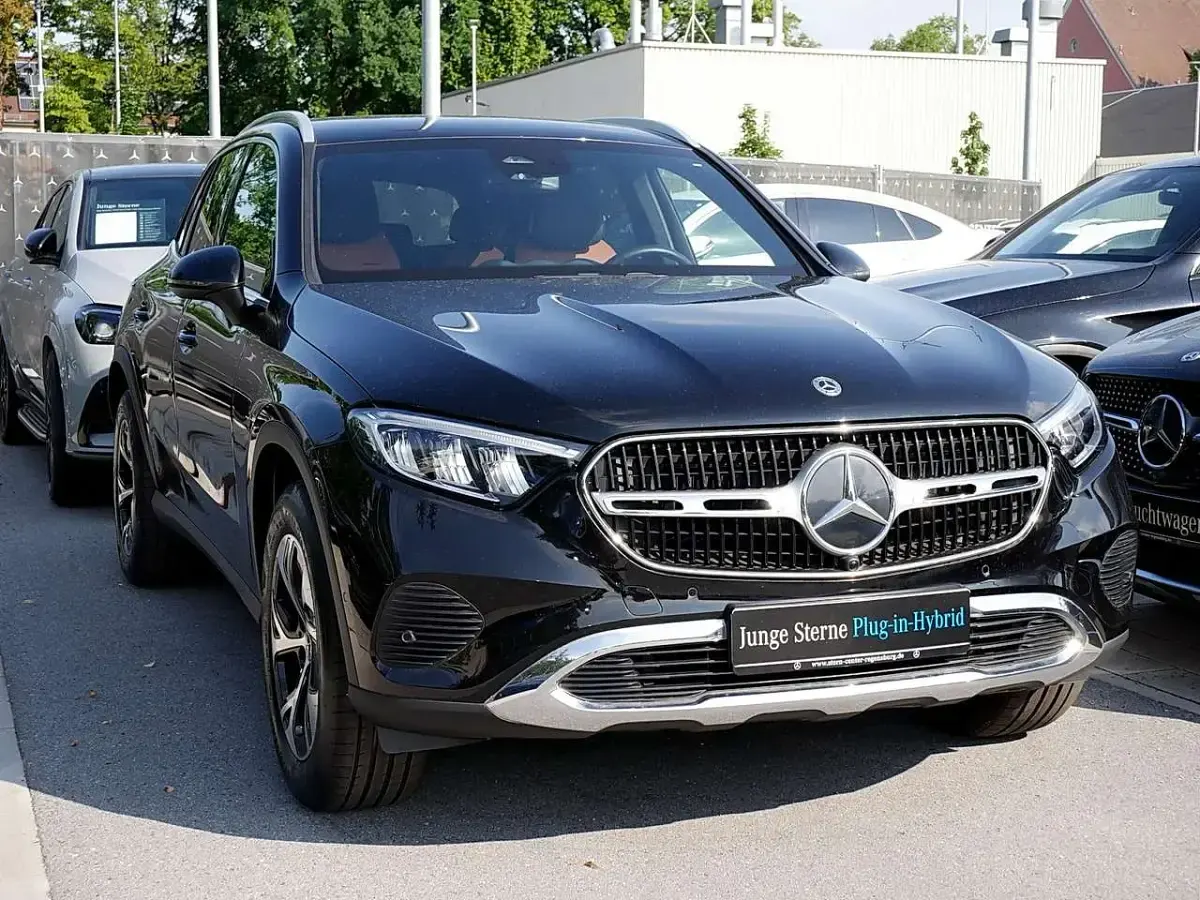 Gebraucht Mercedes GLC300 Avantgarde 204 PS (150 kW) 2022 Schwarz SUV