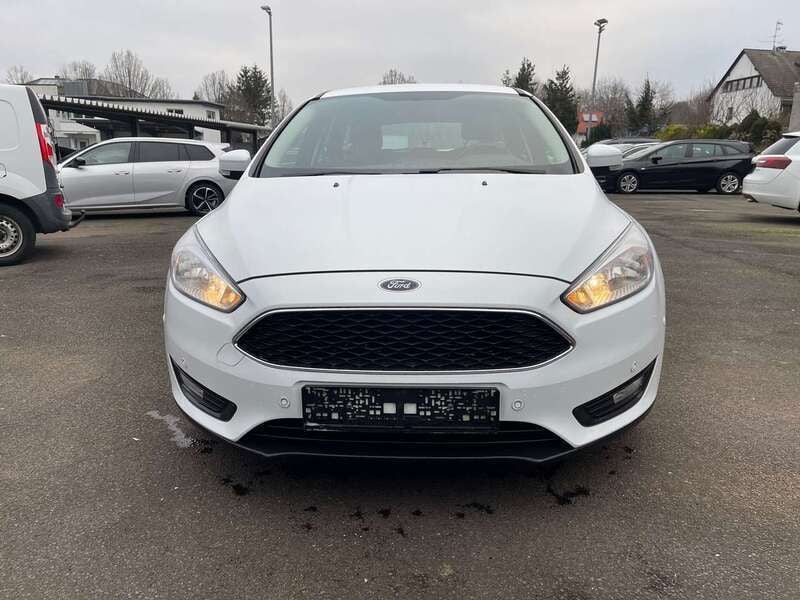 Gebraucht Ford Focus Business Edition 125 PS (91 kW) 2016 Weiß Limousine