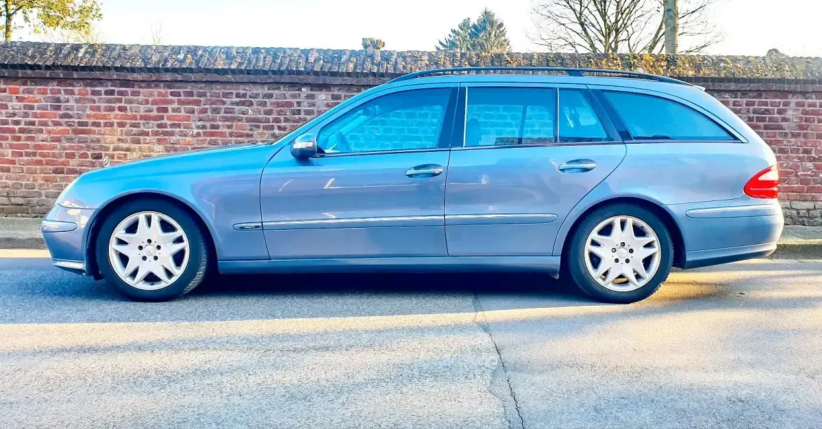 Gebraucht Mercedes E500 306 PS (225 kW) 2003 Blau Kombi