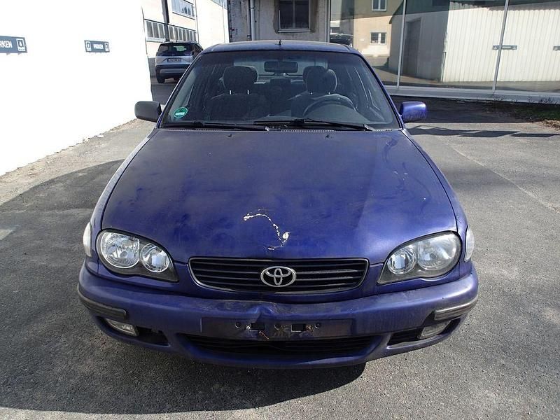 Gebraucht Toyota Corolla 110 PS (80 kW) 2001 Blau Limousine