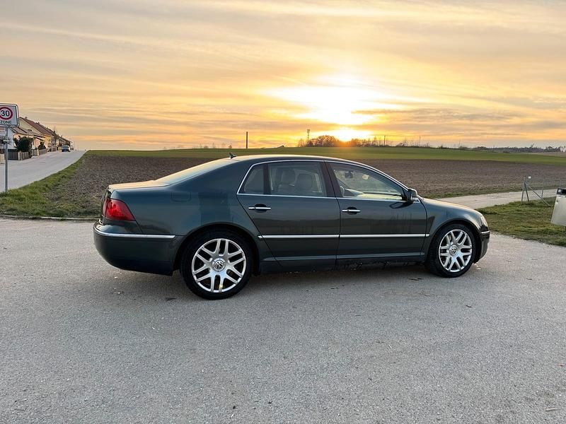 Second-hand VW Phaeton 224 CP (164 kW) 2008 Verde Berlinǎ