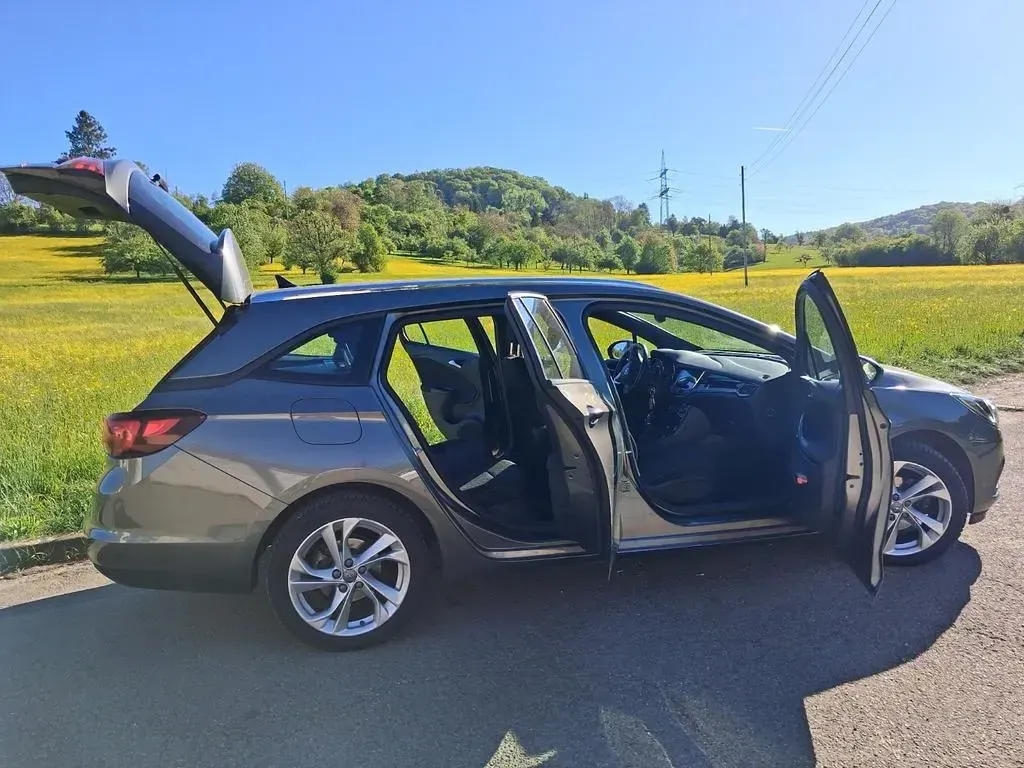Gebraucht Opel Astra Edition 150 PS (110 kW) 2017 Grau Limousine