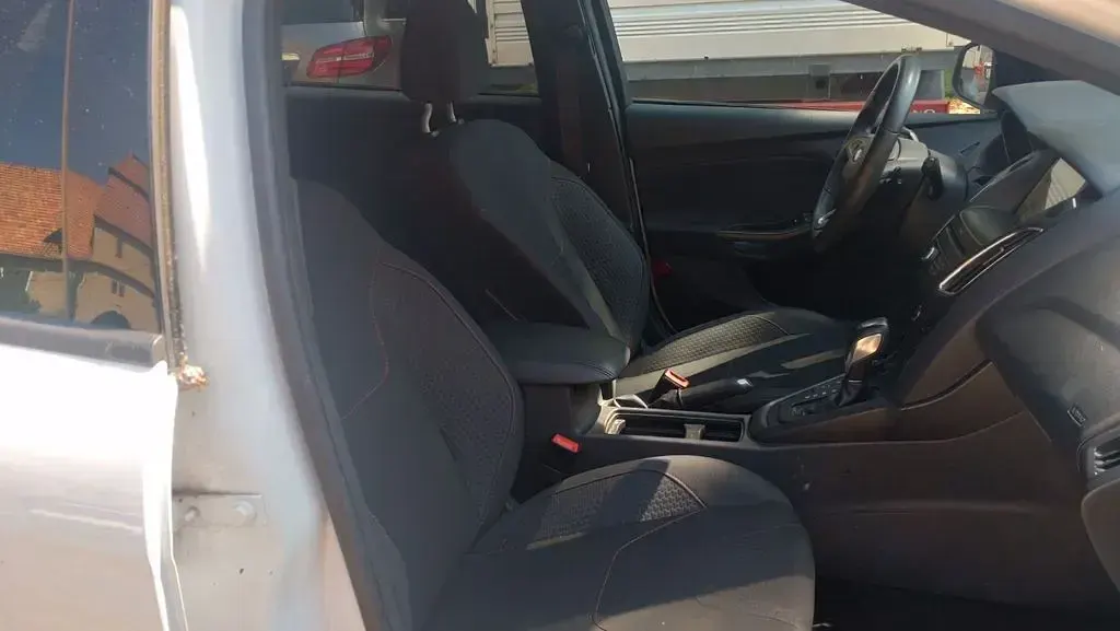 Gebraucht Ford Focus ST-Line 125 PS (91 kW) 2018 Weiß Limousine